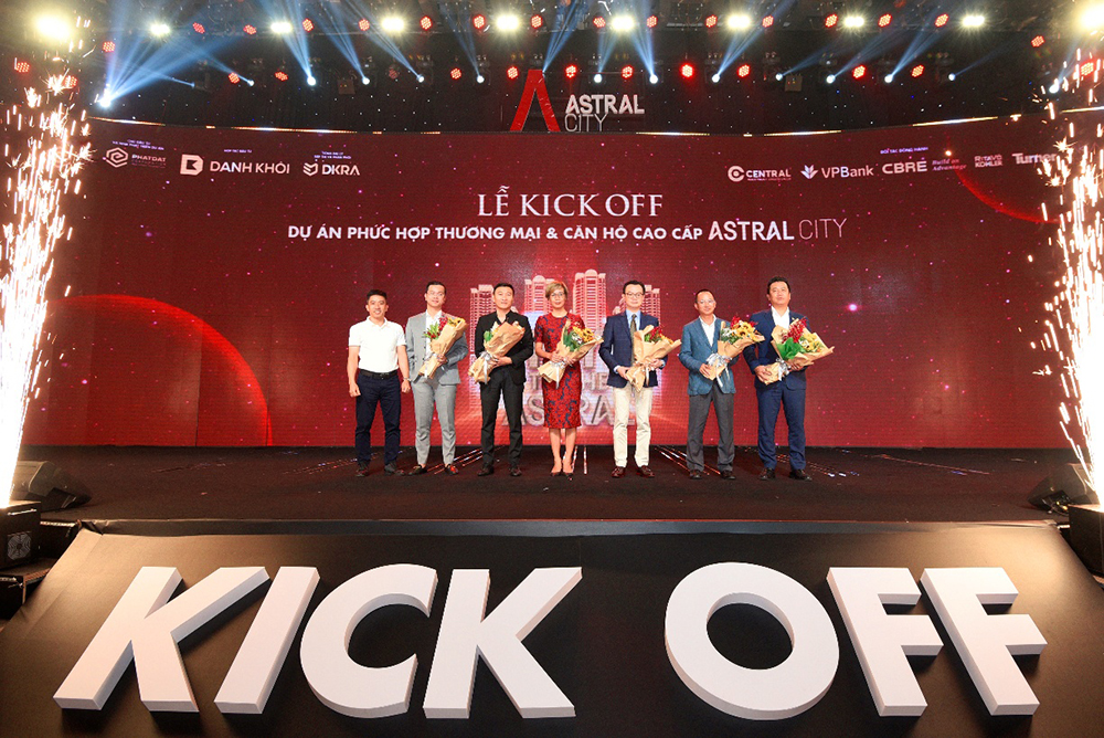 kick off là gì