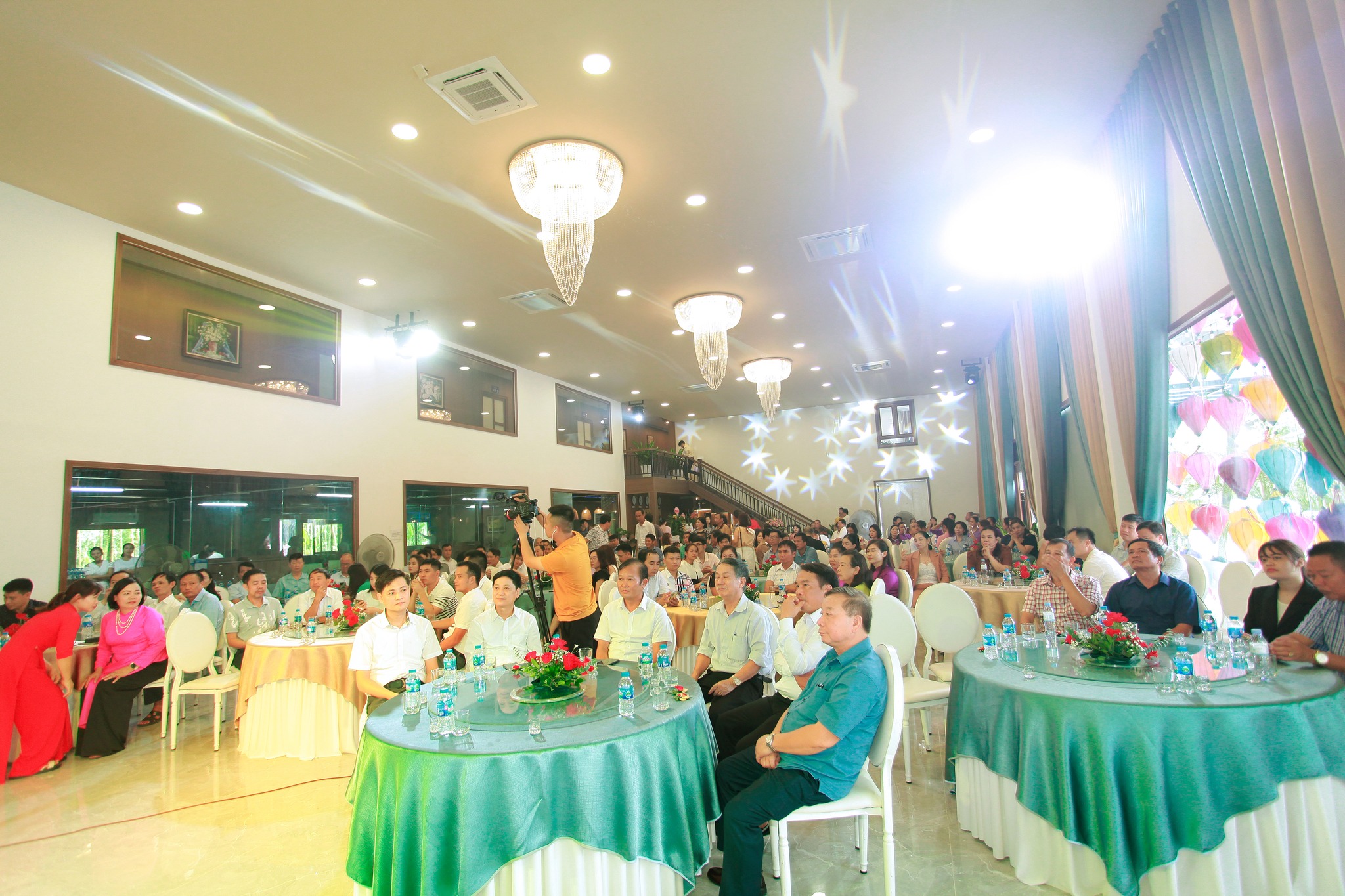 ý tưởng tổ chức tiệc tất niên,kịch bản tiệc tất niên,chủ đề tiệc tất niên,trò chơi trong tiệc cuối năm