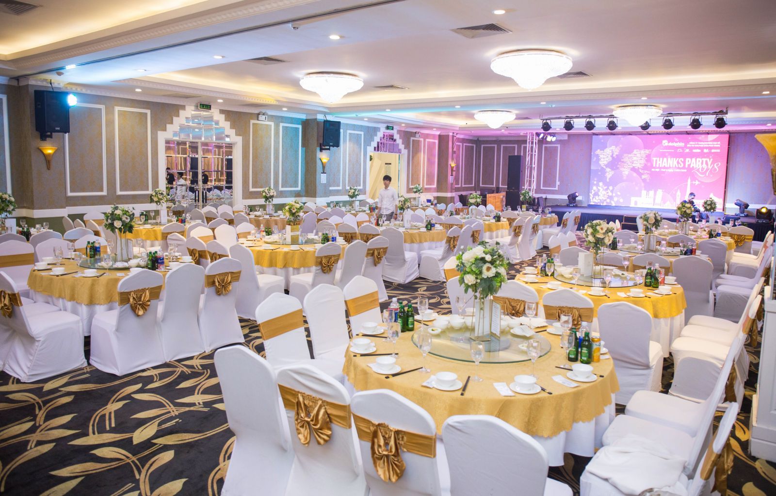 ý tưởng tổ chức tiệc tất niên,kịch bản tiệc tất niên,chủ đề tiệc tất niên,trò chơi trong tiệc cuối năm