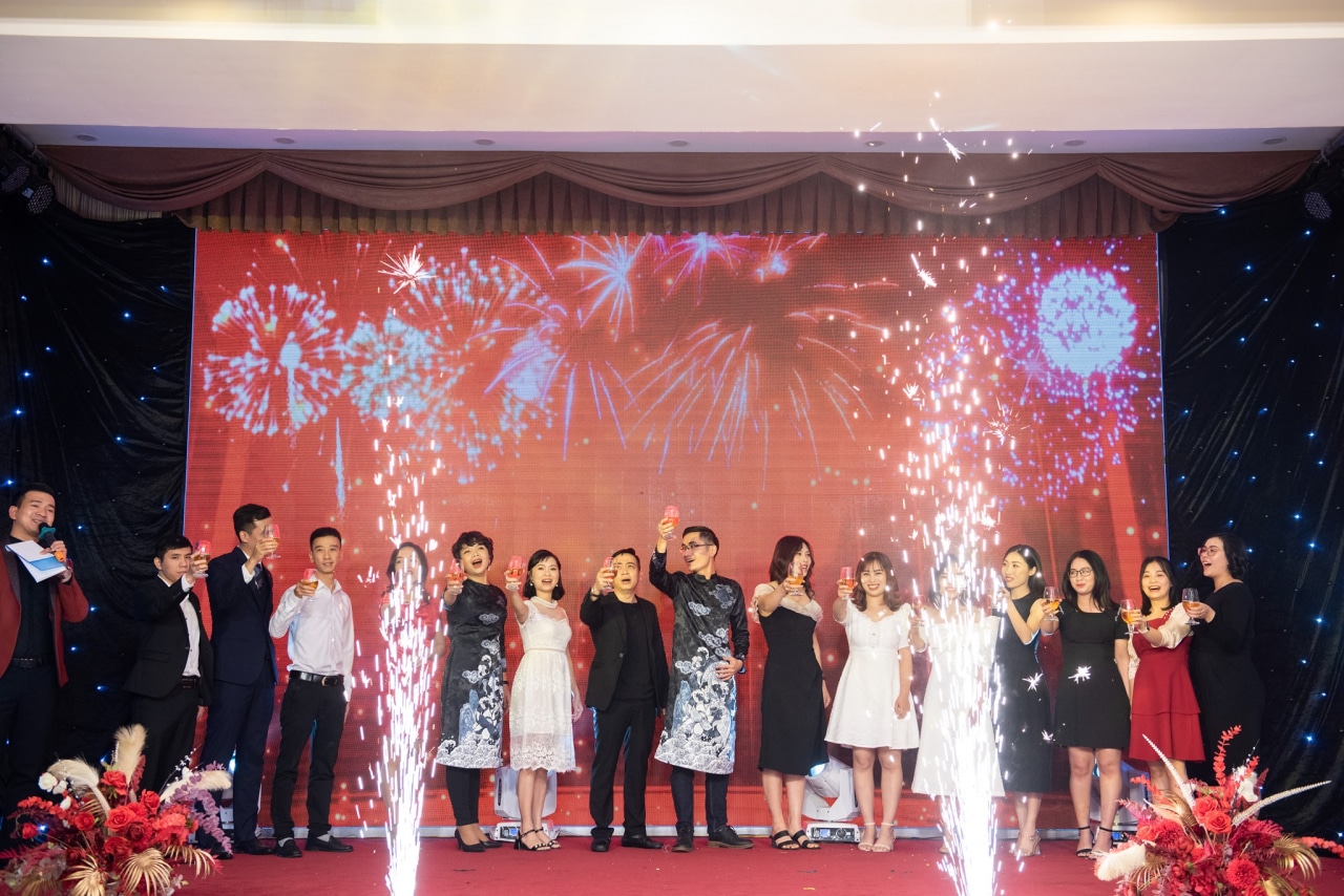 mẫu kế hoạch tổ chức tiệc tất niên