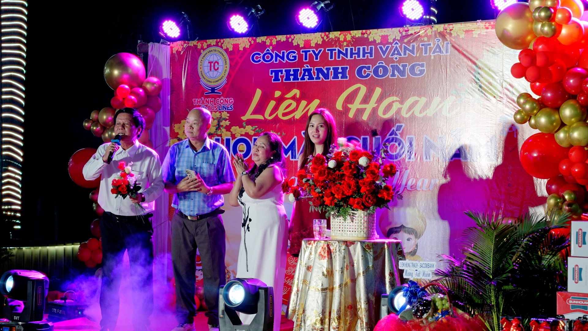 ý tưởng tổ chức tiệc tất niên,kịch bản tiệc tất niên,chủ đề tiệc tất niên,trò chơi trong tiệc cuối năm