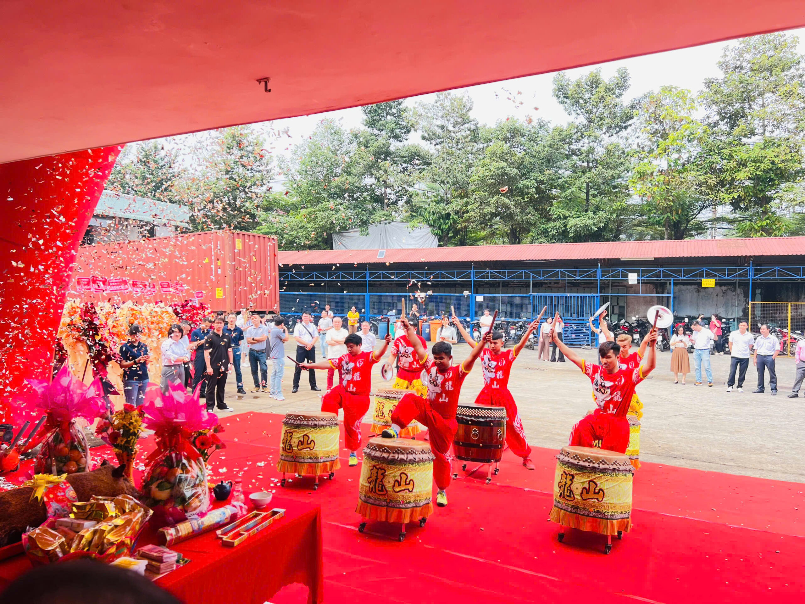 Múa Lân Sư Rồng tại lễ khởi công