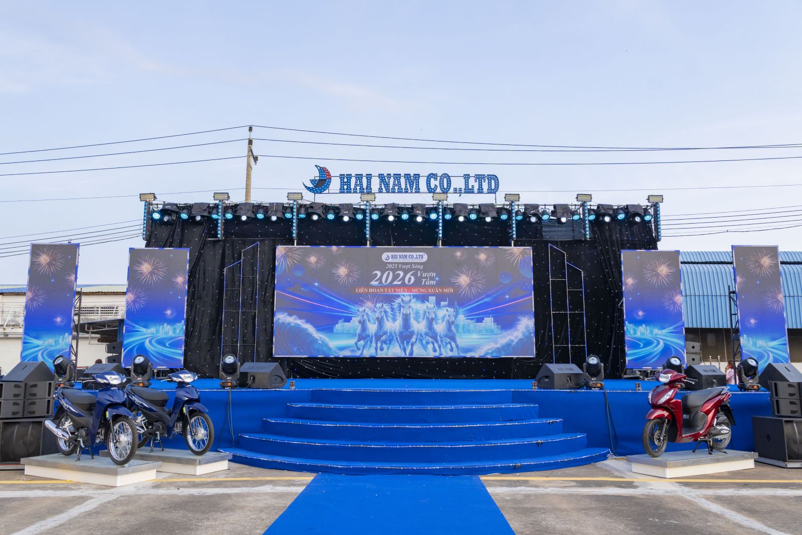 Setup hệ thống âm thanh ánh sáng màn hình LED chuyên nghiệp cho đêm Gala